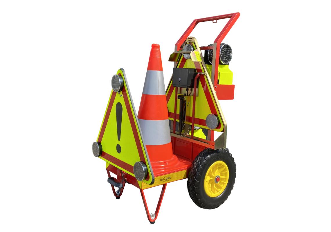 Carrello per il dispiegamento automatico di coni e triangoli di segnalazione Triflash